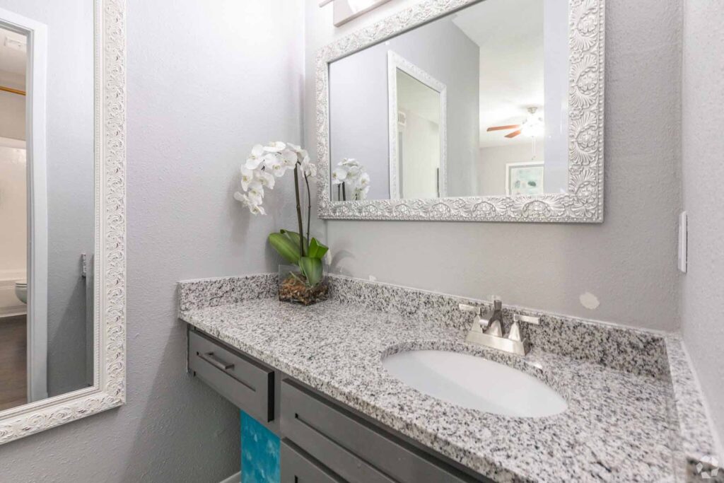 bathroom - The Wilcrest - Corridor at Westchase